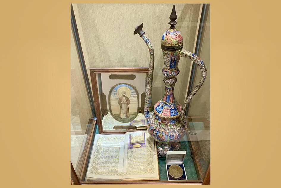 امشب با همنشین های خلوت شبانه ام، (کتابهایم)، داستان زندگی پیامبر نور و رحمت را مرور می کردیم…